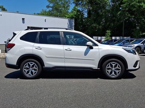 Used 2022 Subaru Forester Premium AWD/4WD image 7