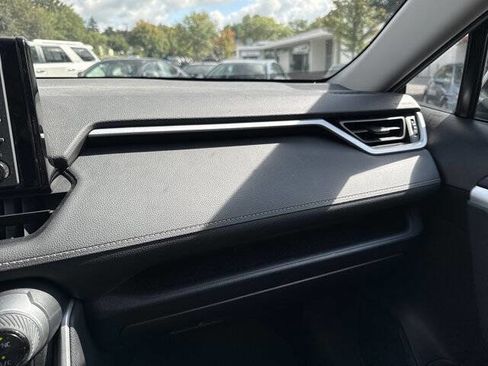 Used 2022 Toyota RAV4 XLE image 16