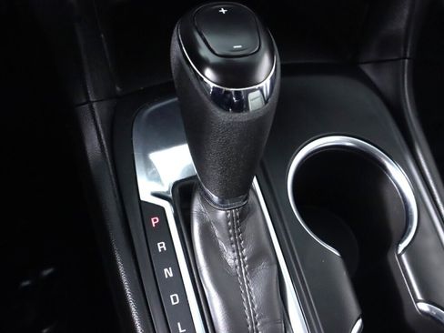 Used 2021 Chevrolet Equinox LS image 23