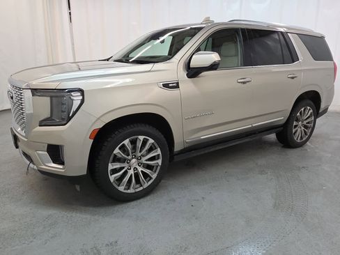 Used 2021 GMC Yukon Denali w/ Denali Premium Package image 2