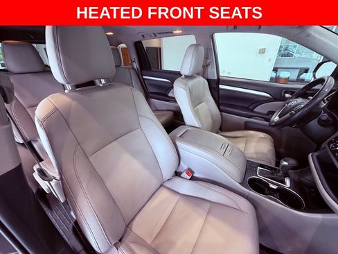 Used 2019 Toyota Highlander XLE FWD image 11