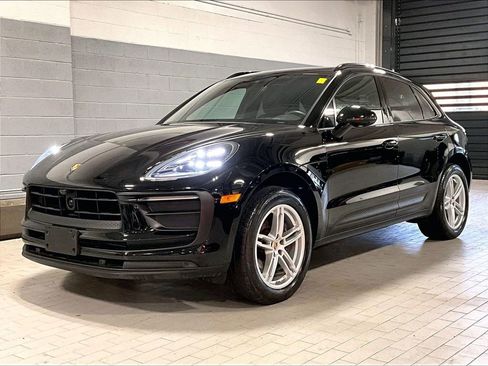 Certified 2023 Porsche Macan image 1