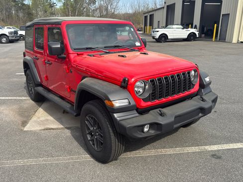 Used 2025 Jeep Wrangler Unlimited Sport AWD/4WD image 4