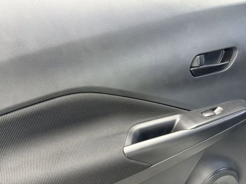 Used 2022 Nissan Kicks S image 32