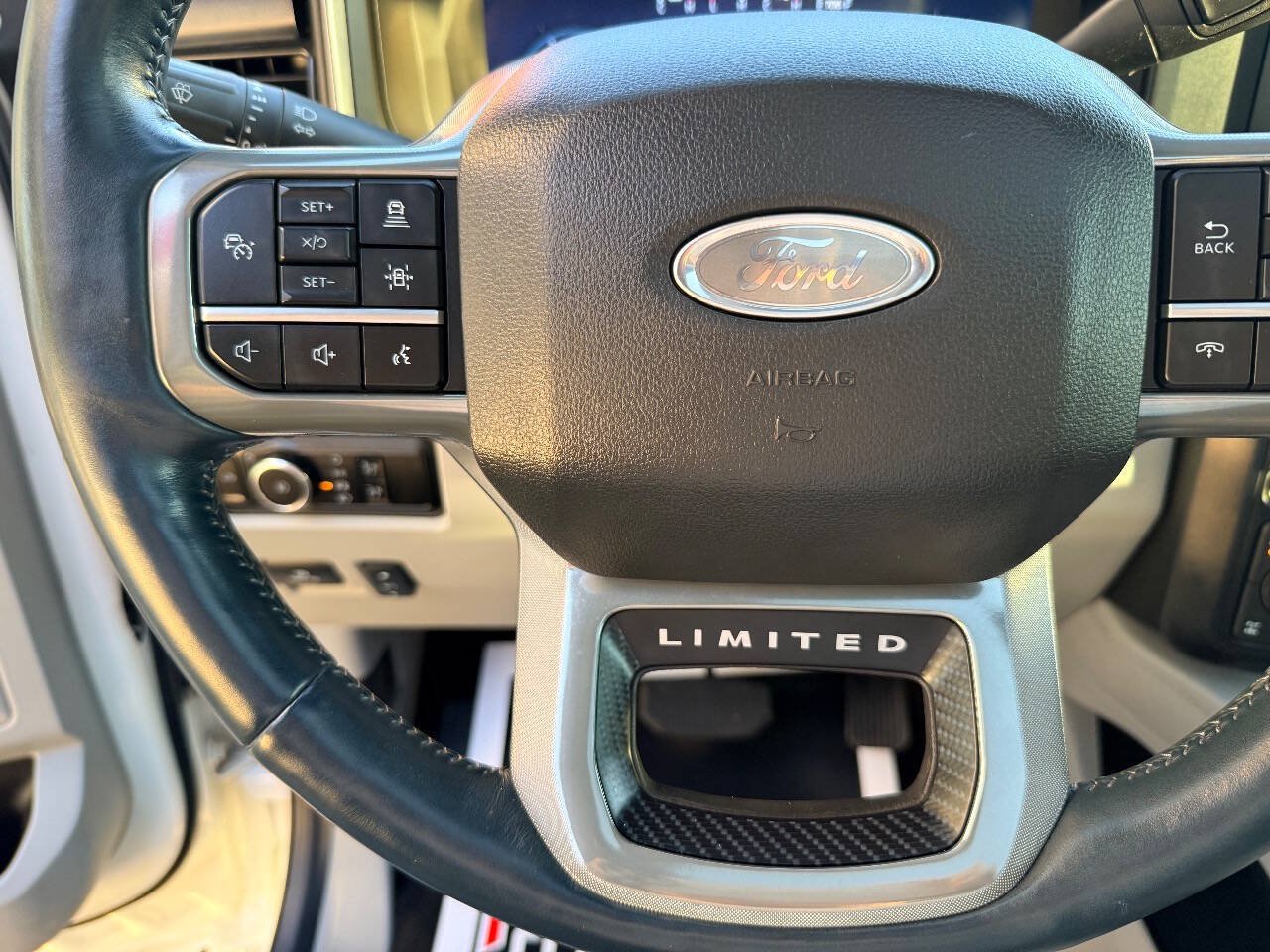 Used 2024 Ford F350 Limited w/ FX4 Off-Road Package AWD/4WD image 26