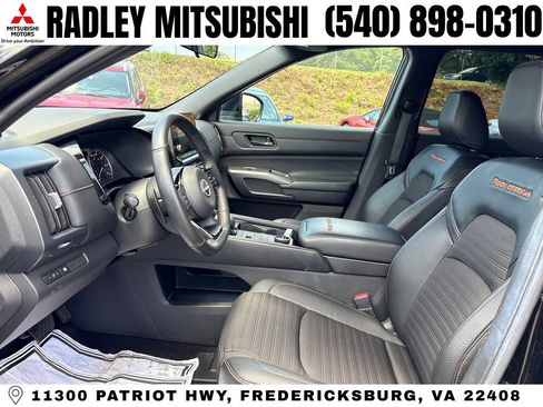 Used 2023 Nissan Pathfinder Rock Creek AWD/4WD image 3