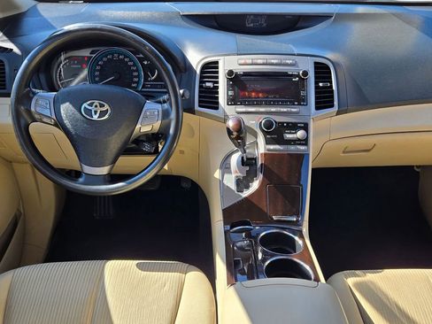 Used 2010 Toyota Venza FWD image 25