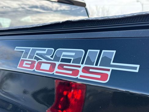 Used 2022 Chevrolet Silverado 1500 LT Trail Boss w/ LPO, Dark Essentials Package AWD/4WD image 7
