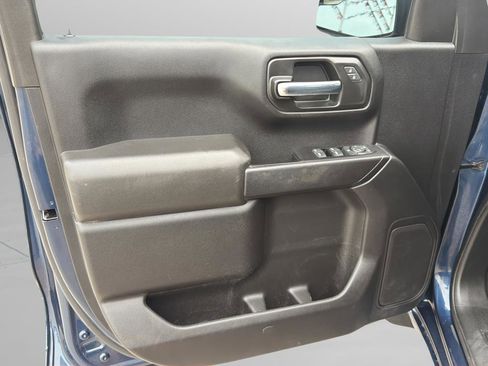 Used 2022 Chevrolet Silverado 1500 Custom AWD/4WD image 17