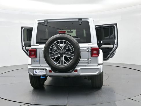 Used 2022 Jeep Wrangler Unlimited Sahara image 46