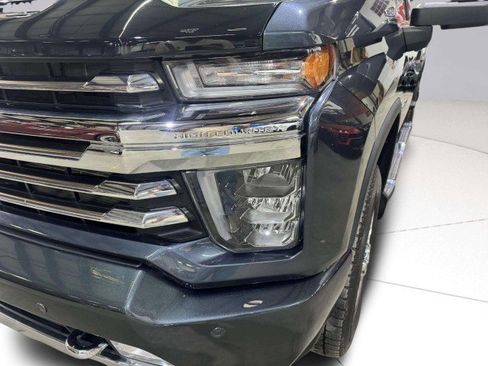 Used 2020 Chevrolet Silverado 2500 High Country w/ Technology Package AWD/4WD image 10