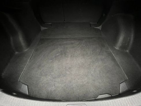 Used 2025 Toyota Corolla LE image 31