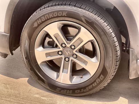 Used 2024 Honda Pilot EX-L image 9