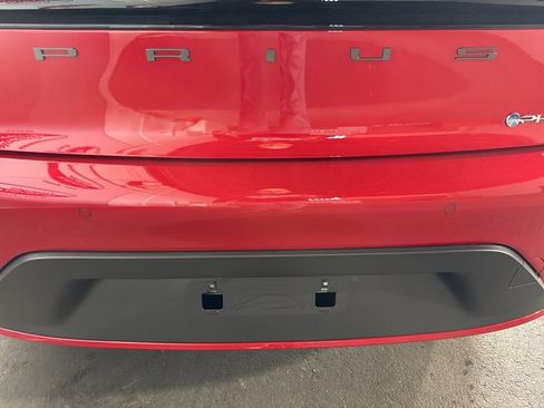 Used 2025 Toyota Prius Plug-In Hybrid image 19