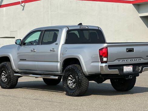 Used 2020 Toyota Tacoma SR5 w/ Blackout Package RWD image 7