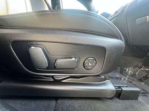 Used 2025 BMW X4 xDrive30i AWD/4WD image 38