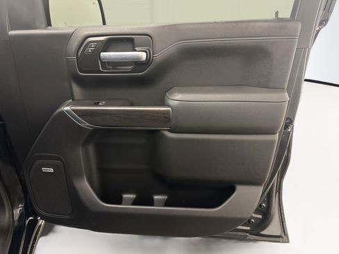 Used 2021 Chevrolet Silverado 1500 LTZ w/ LTZ Premium Package AWD/4WD image 34
