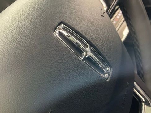 Used 2025 Lincoln Corsair Reserve image 46