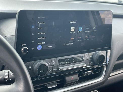 Used 2024 Toyota Grand Highlander XLE image 6