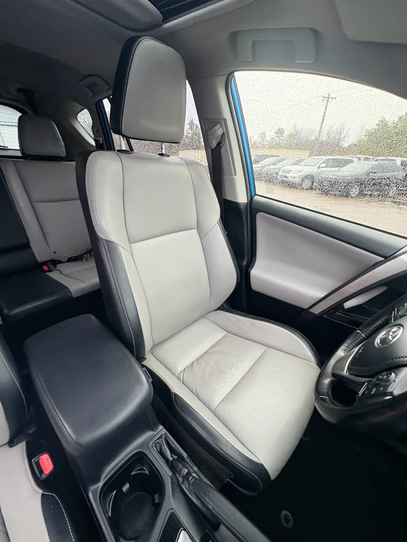 Used 2016 Toyota RAV4 Limited AWD/4WD image 28