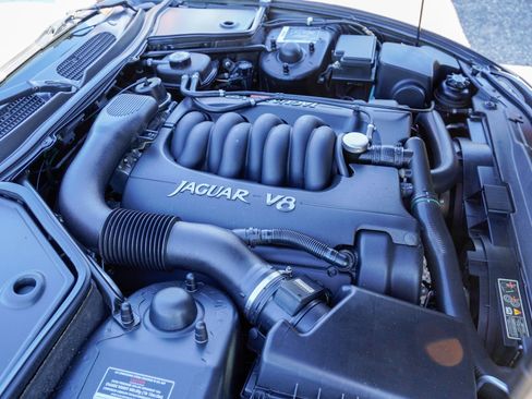 Used 1997 Jaguar XK8 Convertible RWD image 18