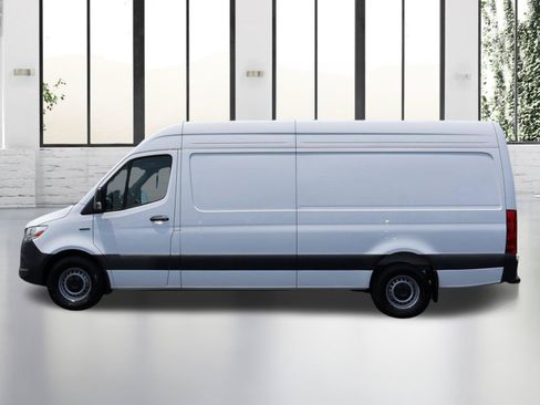Used 2024 Mercedes-Benz eSprinter 170 Cargo image 2