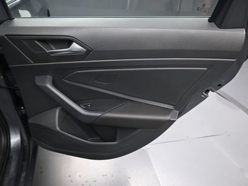 Used 2023 Volkswagen Jetta SE w/ Panoramic Sunroof Package FWD image 32