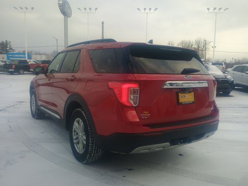 Certified 2023 Ford Explorer XLT w/ Equipment Group 202A image 7