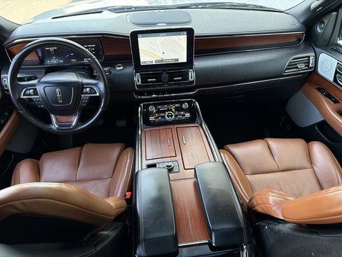 Used 2020 Lincoln Navigator L Reserve w/ Luxury Package image 11