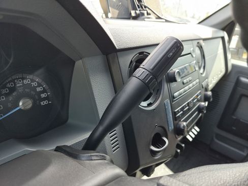 Used 2016 Ford F550 4x4 Regular Cab Super Duty image 24