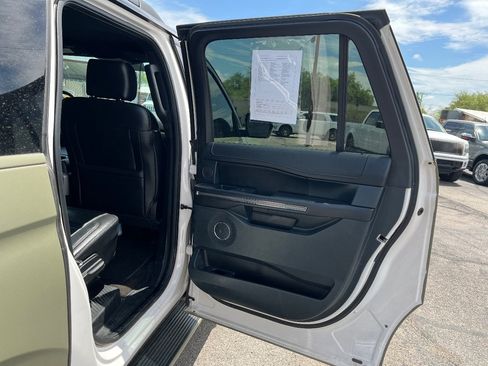 Used 2018 Ford Expedition Max XLT w/ Equipment Group 202A AWD/4WD image 18