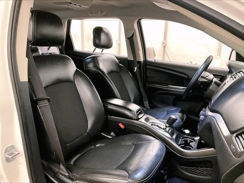 Used 2019 Dodge Journey Crossroad FWD image 7