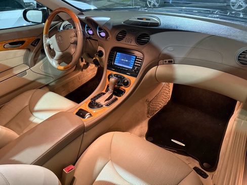 Used 2005 Mercedes-Benz SL 500 image 4