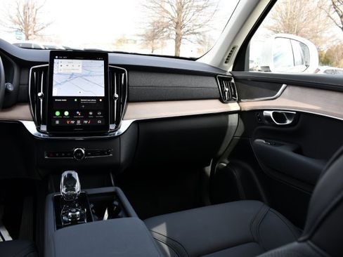 Certified 2025 Volvo XC90 B6 Plus image 20