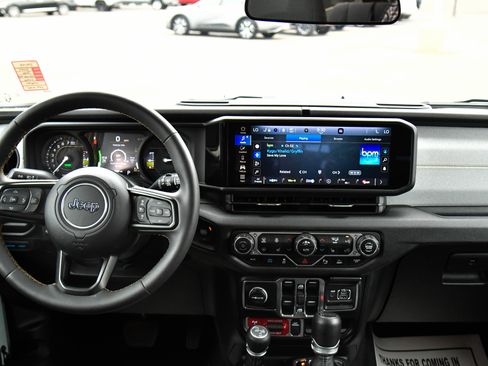 Used 2024 Jeep Wrangler Willys image 38