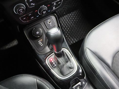 Used 2019 Jeep Compass Latitude image 26