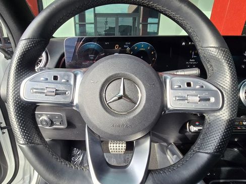 Used 2023 Mercedes-Benz GLB 250 image 26