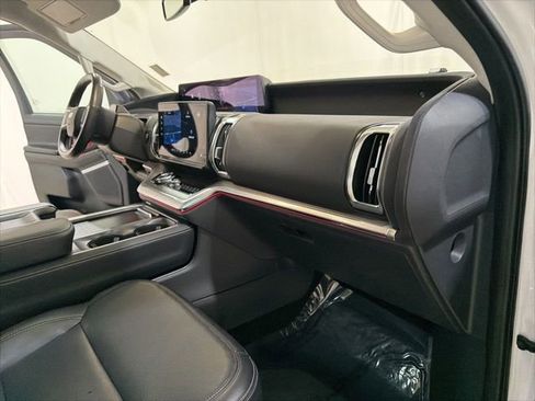 Used 2025 Ford Expedition Max Platinum image 28