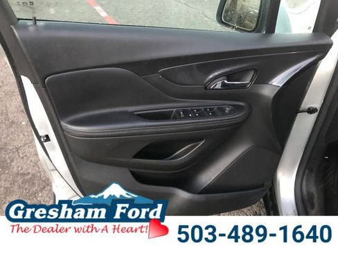 Used 2022 Buick Encore Preferred image 12