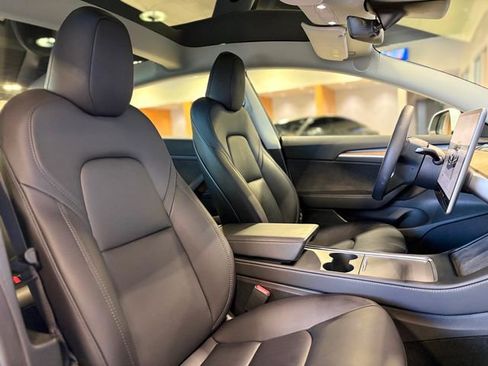 Used 2023 Tesla Model 3 Standard Range image 24