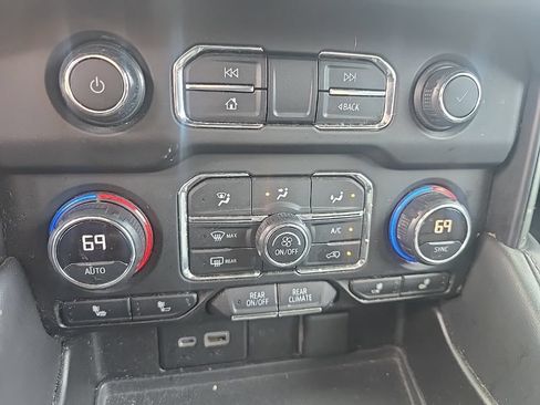 Used 2021 Chevrolet Tahoe LT AWD/4WD image 18