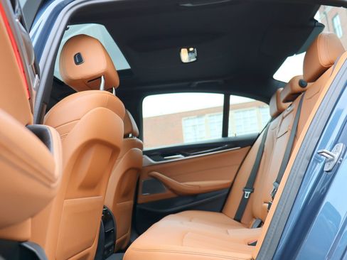 Used 2023 BMW 530e xDrive w/ Premium Package AWD/4WD image 14