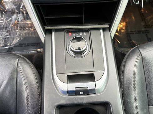 Used 2018 Land Rover Discovery Sport SE AWD/4WD image 16