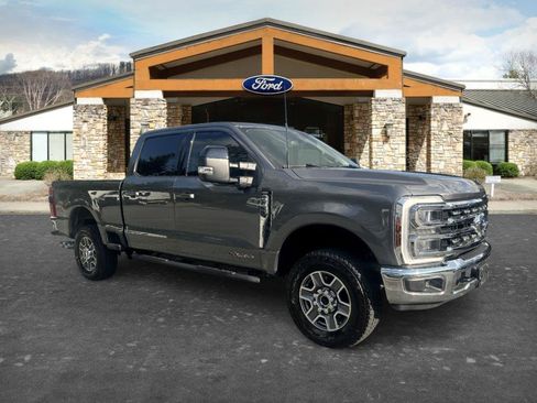 Used 2024 Ford F250 Lariat AWD/4WD image 3