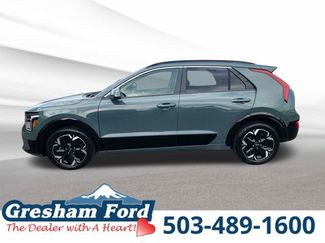 Used 2023 Kia Niro Wind w/ Wind Preserve Package FWD video 2