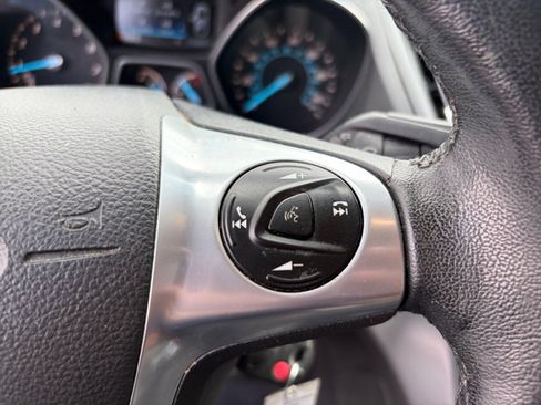 Used 2015 Ford Escape SE w/ Equipment Group 201A AWD/4WD image 11