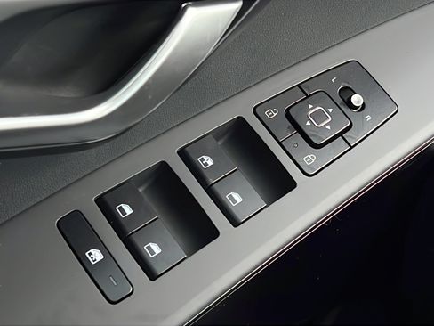 New 2026 Kia Niro LX FWD image 17