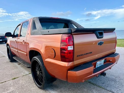 Used 2007 Chevrolet Avalanche LT w/ LT Preferred Equipment Group RWD image 7
