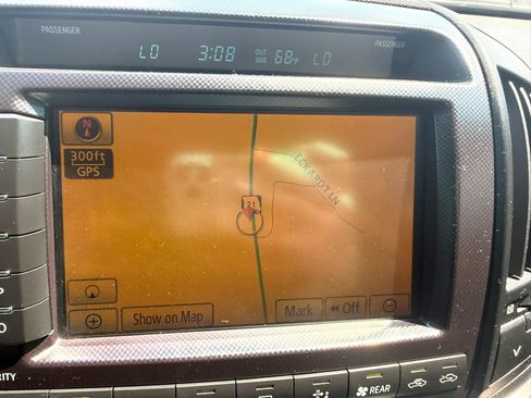 Used 2011 Toyota Land Cruiser w/ Upgrade Pkg AWD/4WD image 27