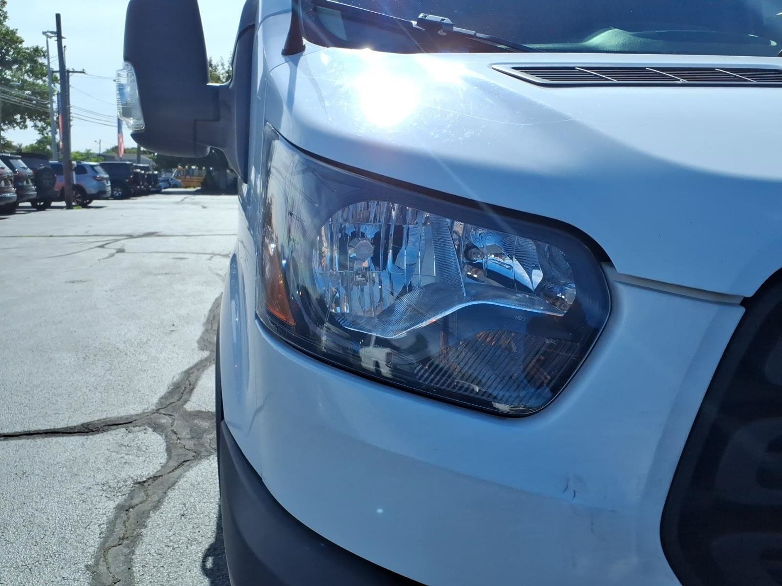 Used 2019 Ford Transit 250 130 Low Roof RWD image 11